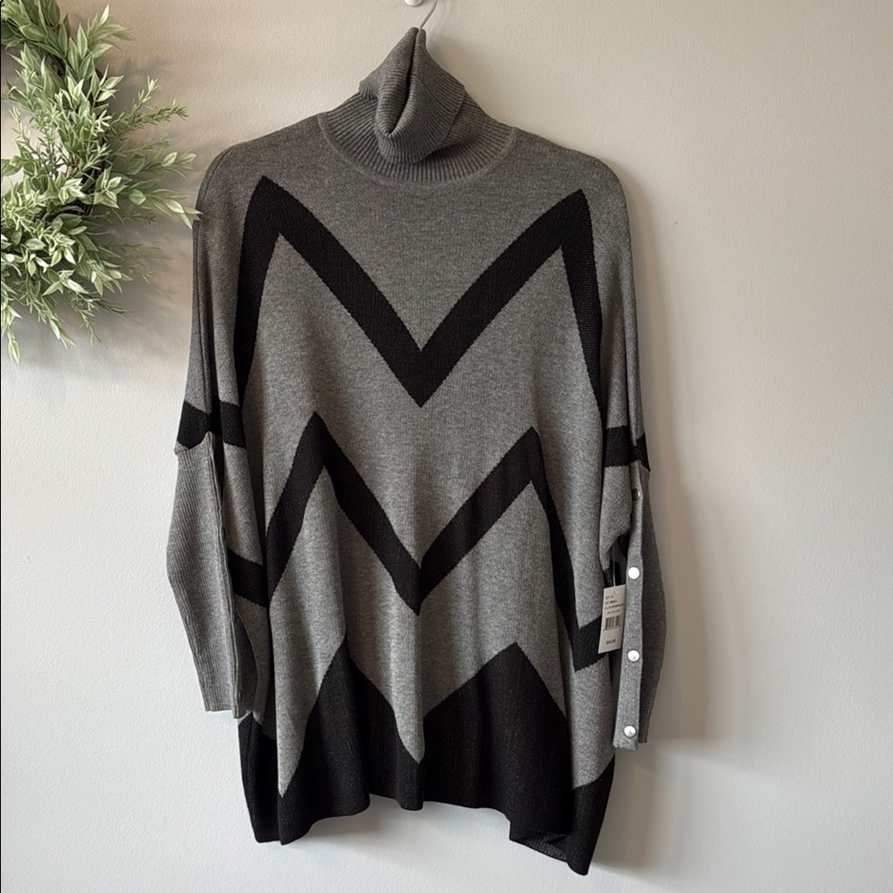 NWT Symmetry Gray and Black Chevron Oversized Turtleneck Dolman Sweater Size S